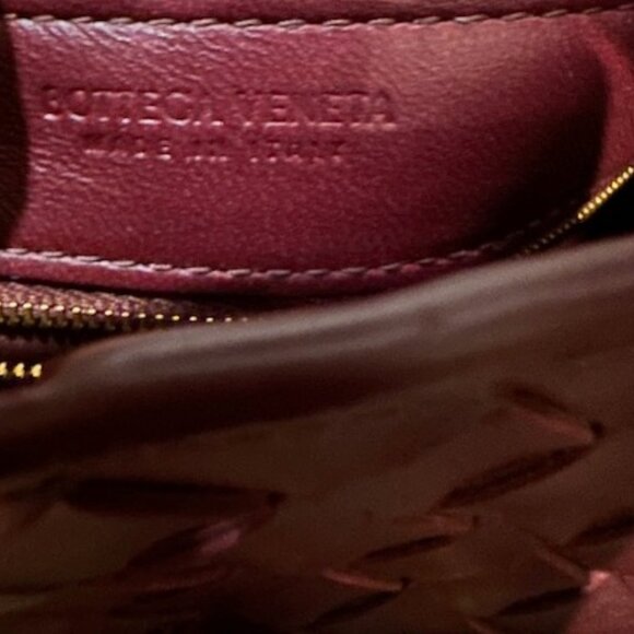 New Bottega Veneta Burgundy Small Andiamo Bag - Picture 8 of 11